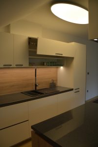 Bela kuhinja Mizarstvo Škof