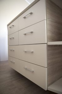 Leseni predalnik po meri