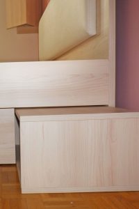 Leseno pohištvo za spalnico