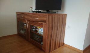 Leseno pohištvo za dnevne sobe